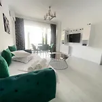 Solid Barrels Luxury * Mamaia
