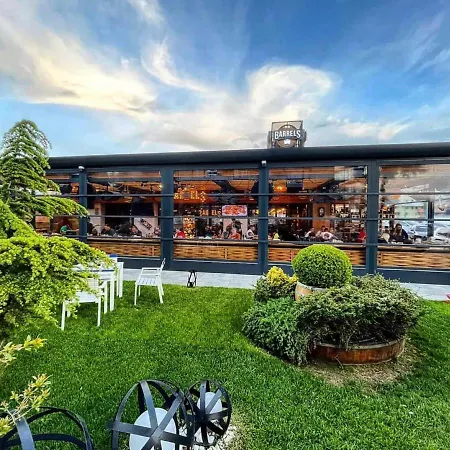 Solid Barrels Luxury * Mamaia