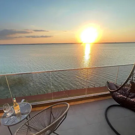 Solid Barrels Luxury Apartament Mamaia