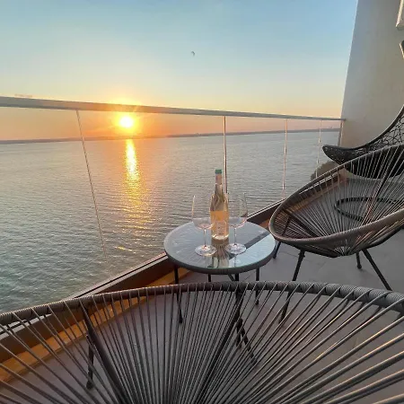 Solid Barrels Luxury * Mamaia