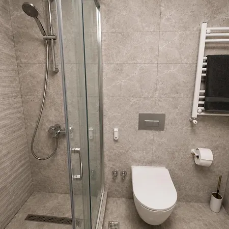 Solid Barrels Luxury Apartment Mamaia