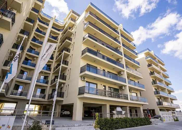 Solid Barrels Luxury Mamaia