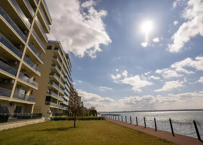 Solid Barrels Luxury Apartment