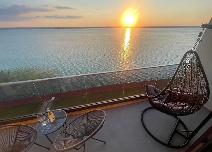 Solid Barrels Luxury * Mamaia