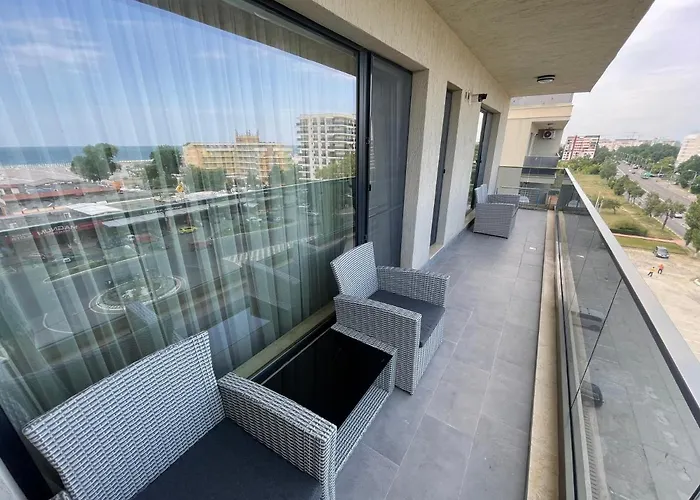 Solid Barrels Luxury Apartment Mamaia